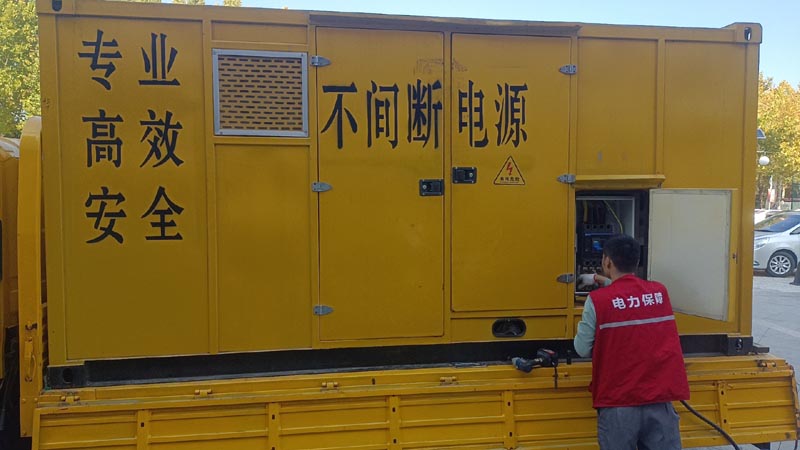 汨罗柴油发电机组和UPS电源配合使用时，如何避免切换过程中的电力中断？